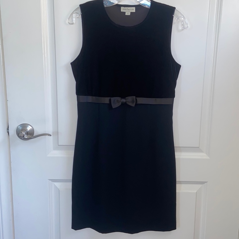 Ann Taylor Vintage 90’s Little Black Dress - Perfect Condition - Timeless Style